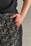 Büyük Beden Bol Paça Beli Lastikli Cepli Desenli Pantolon 303772